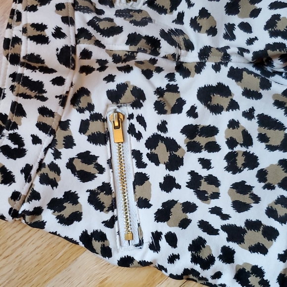 Girls Oshkosh Leopard Print Pants 4/5 - Picture 2 of 8